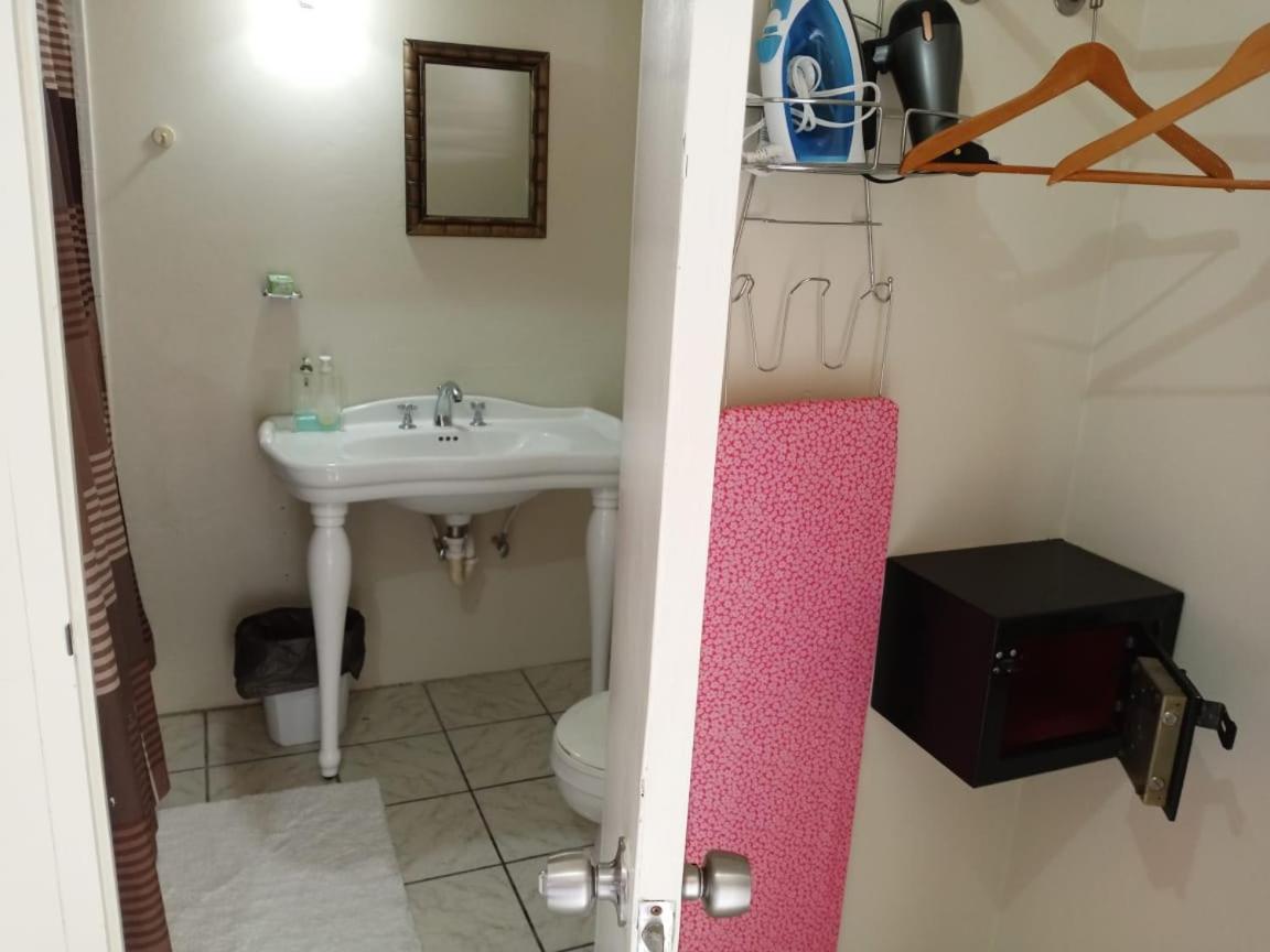 Ridgeway Guest House Montego Bay Exterior foto